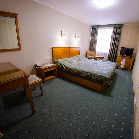 Hotel Edem Karagandy Екстериор снимка