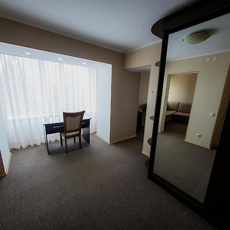 Hotel Edem Karagandy Екстериор снимка