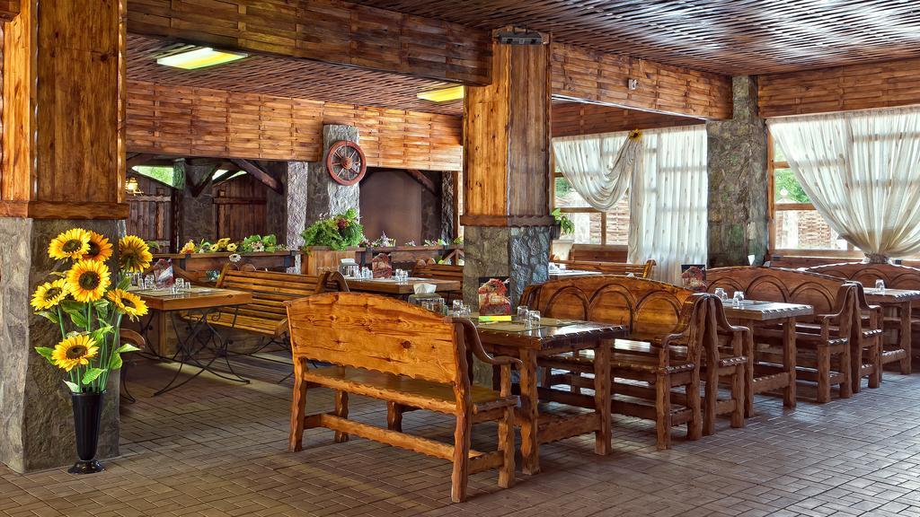 Hotel Edem Karagandy Екстериор снимка