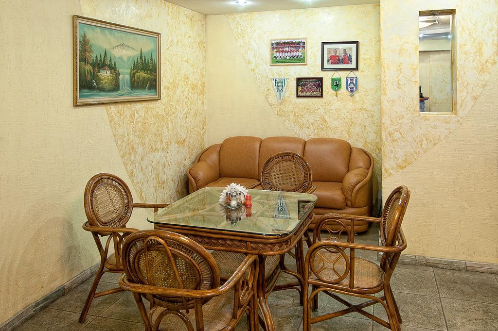 Hotel Edem Karagandy Екстериор снимка