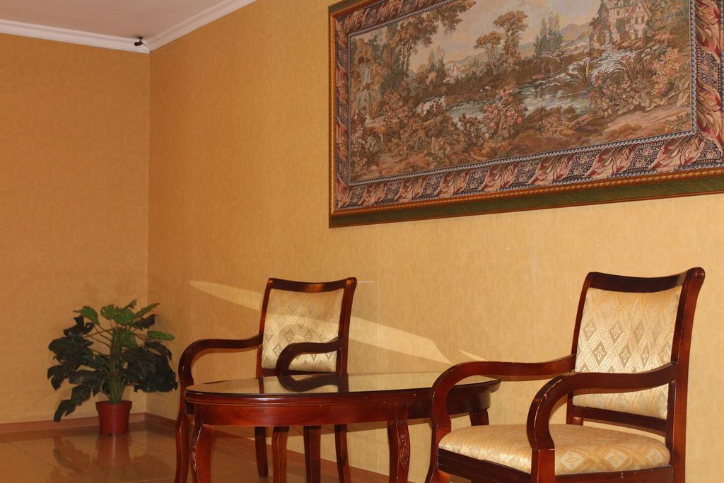 Hotel Edem Karagandy Екстериор снимка