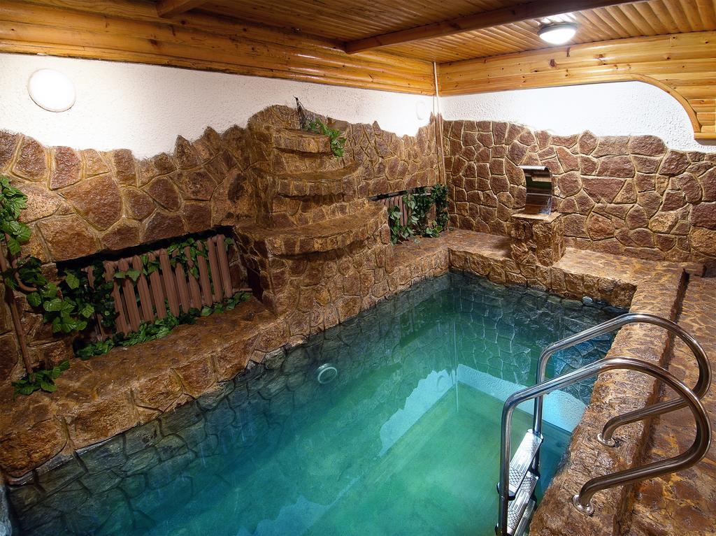 Hotel Edem Karagandy Екстериор снимка