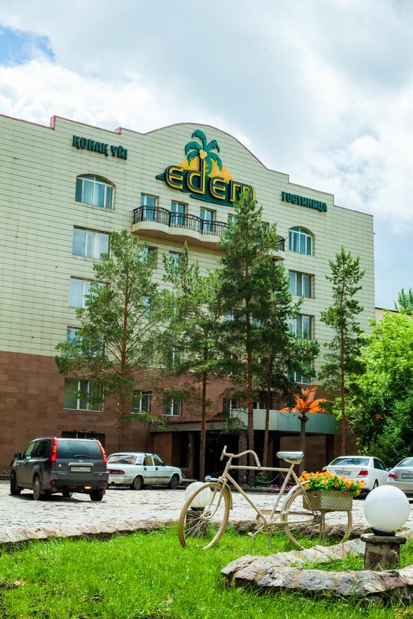 Hotel Edem Karagandy Екстериор снимка