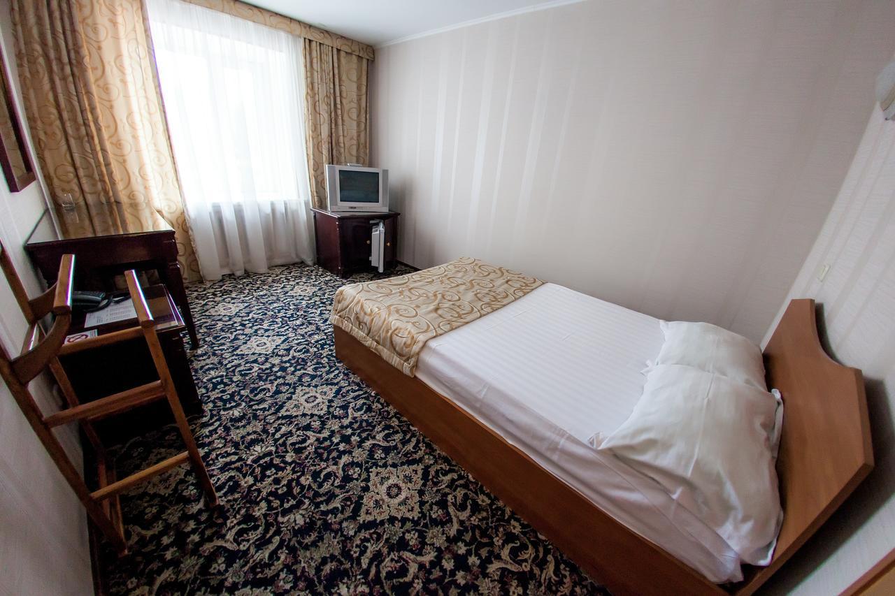 Hotel Edem Karagandy Екстериор снимка