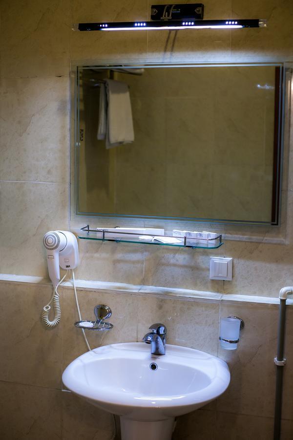 Hotel Edem Karagandy Екстериор снимка