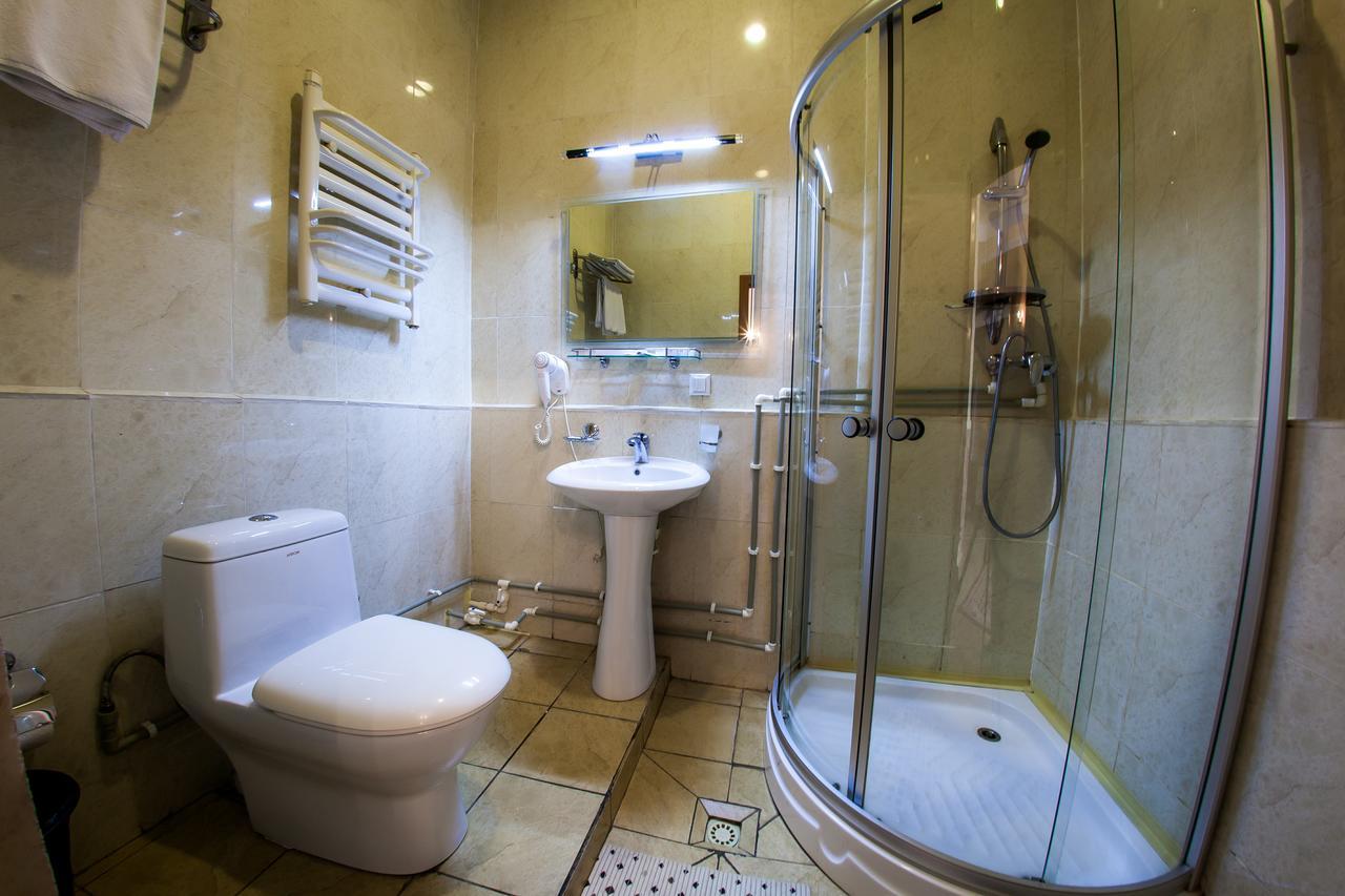 Hotel Edem Karagandy Екстериор снимка