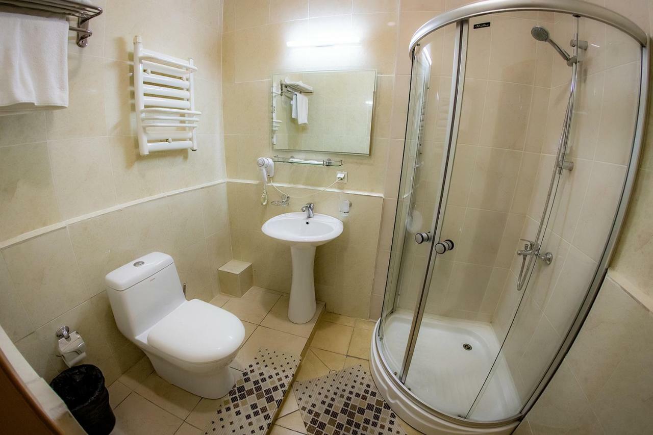 Hotel Edem Karagandy Екстериор снимка
