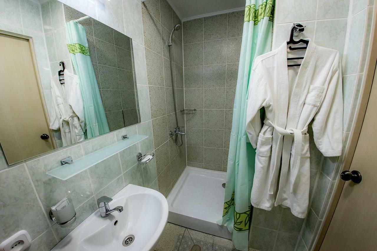 Hotel Edem Karagandy Екстериор снимка